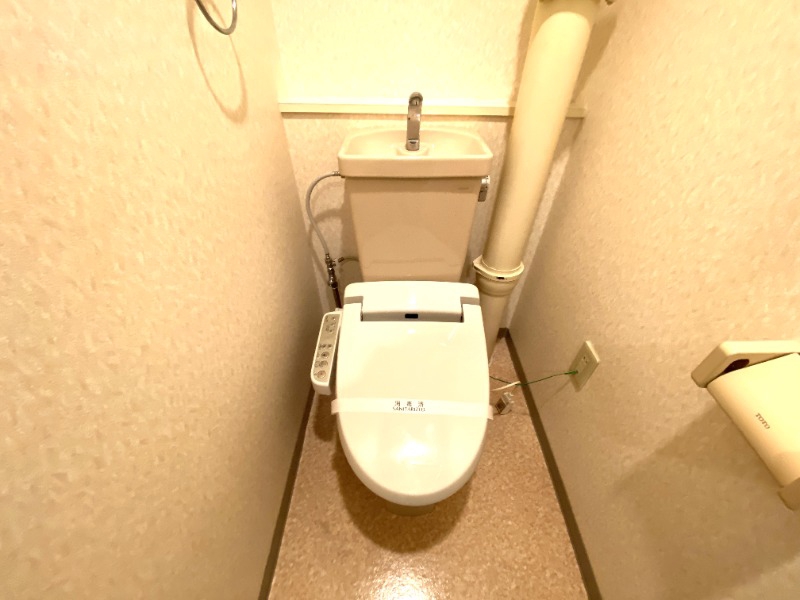トイレ　冬場も安心の温水洗浄便座！