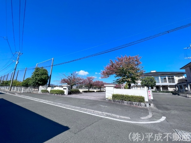 中学校　熊本市立日吉中学校（中学校）まで710m