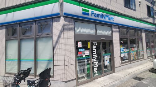 コンビニ　ファミリーマート 大曽根店（コンビニ）まで62m
