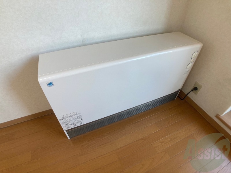 その他設備　電気暖房です。冬場の寒い日でも安心ですね～