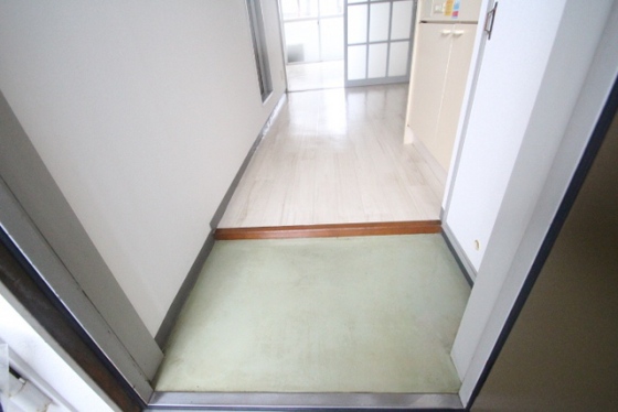 玄関　※別部屋の写真です
