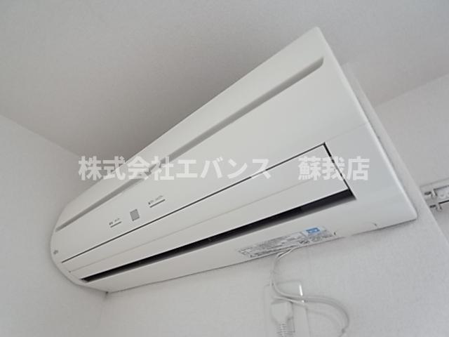 その他　エアコン1基完備