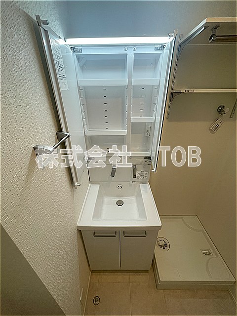 洗面設備　2面鏡　シャンプードレッサー