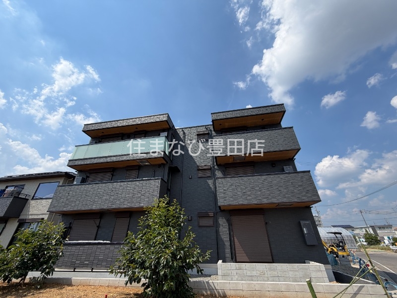 建物外観　建築中
