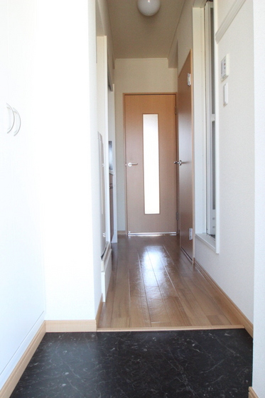 玄関　※別部屋の写真です