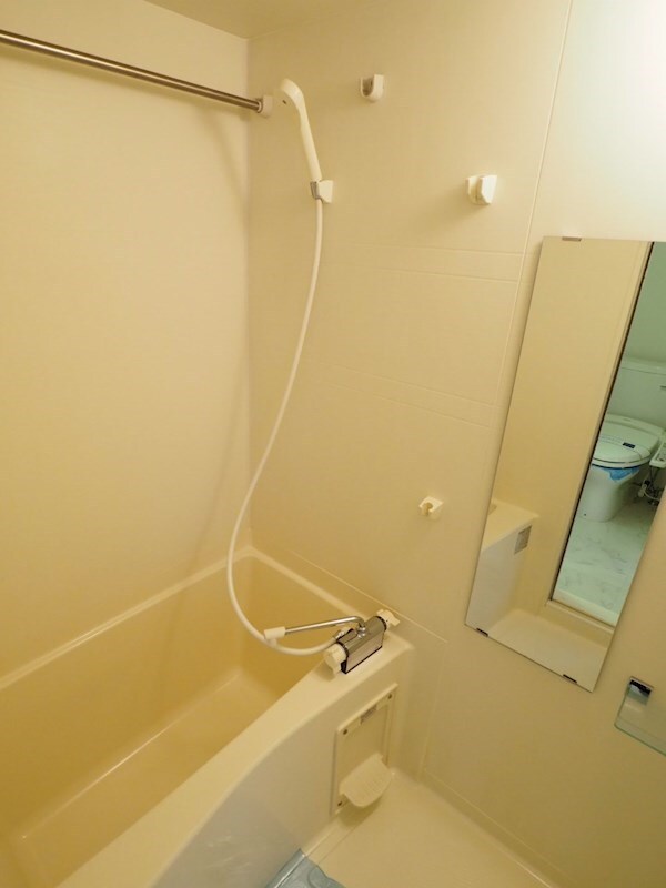 バス・シャワールーム　※こちらのお写真は他部屋になり参考写真です