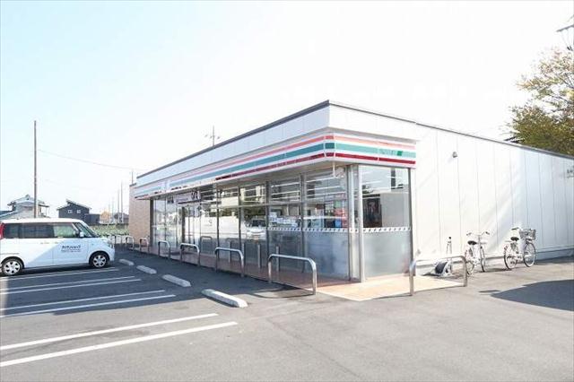 コンビニ　セブンイレブン岩井中里店（コンビニ）まで1300m