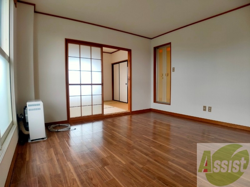 居室・リビング　広くてキレイなお部屋が広がっていて、充実した生活が送れそう。