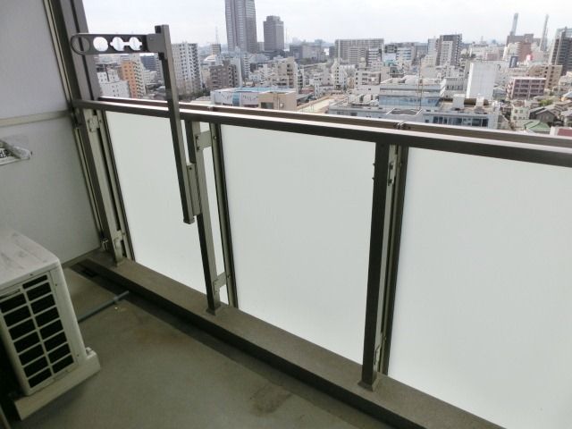 バルコニー　日当たり良好のバルコニー