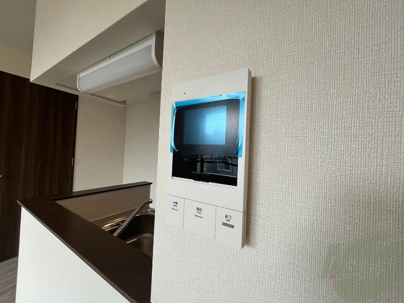 セキュリティ　ＴＶモニター付インターホンです。来客者の顔が見えるので安心！