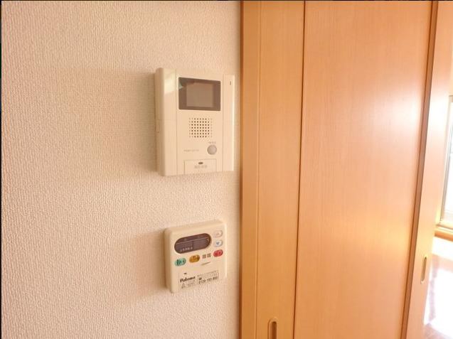 セキュリティ　急な訪問者をモニターで確認出来る　TVドアホン付