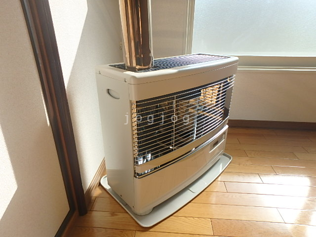 その他設備　灯油煙突ストーブ