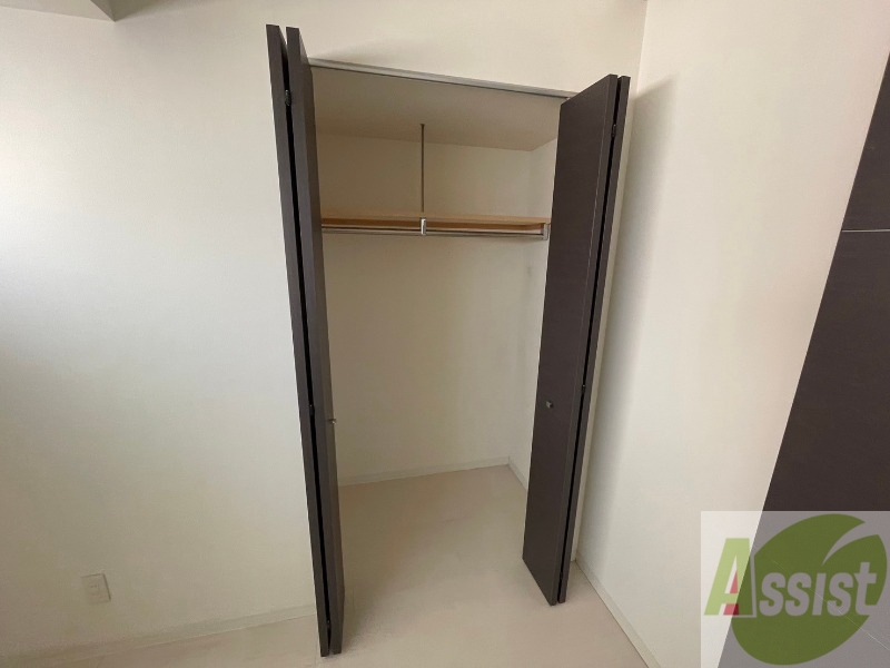 収納　寝室の収納です。部屋がすっきり片付きます。