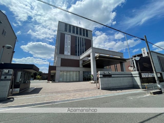 高校・高専　常翔啓光学園（高校・高専）まで689m