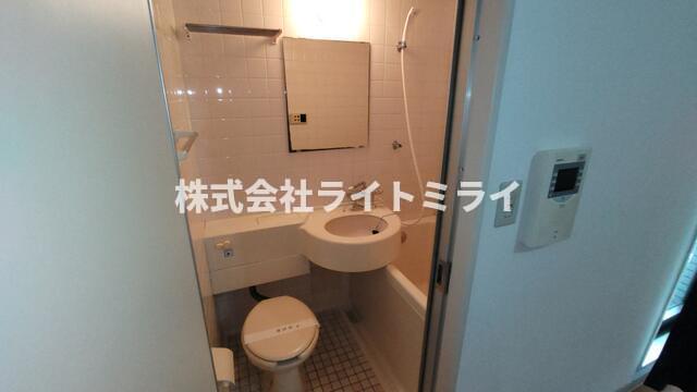 バス・シャワールーム　?