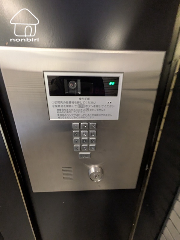 エントランス　安心のオートロック付きです