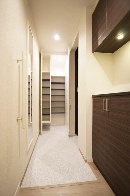 玄関　別のお部屋の写真です。