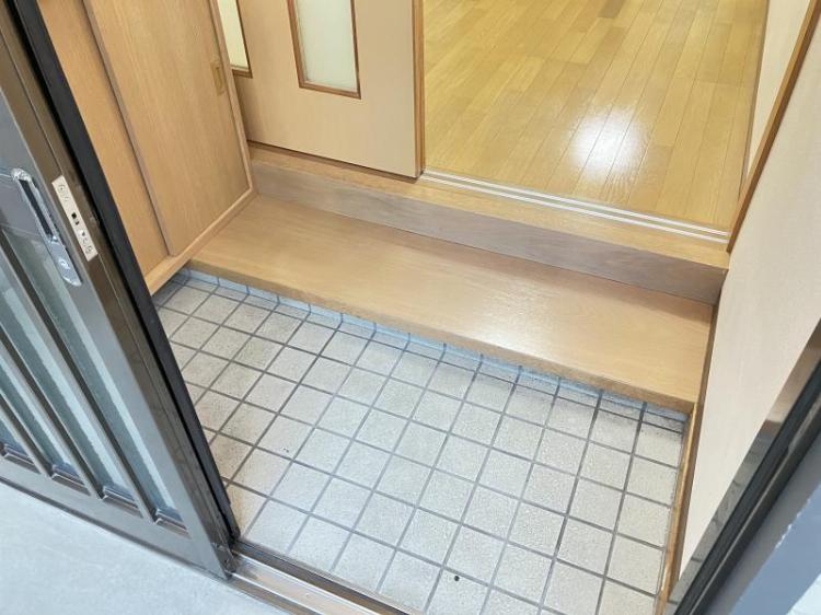 玄関　落ち着いた玄関です