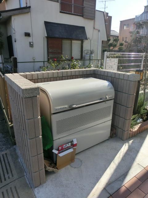 駐車場　ゴミ捨て場あり