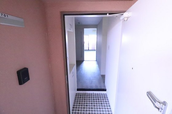 玄関　※他部屋のお写真になります