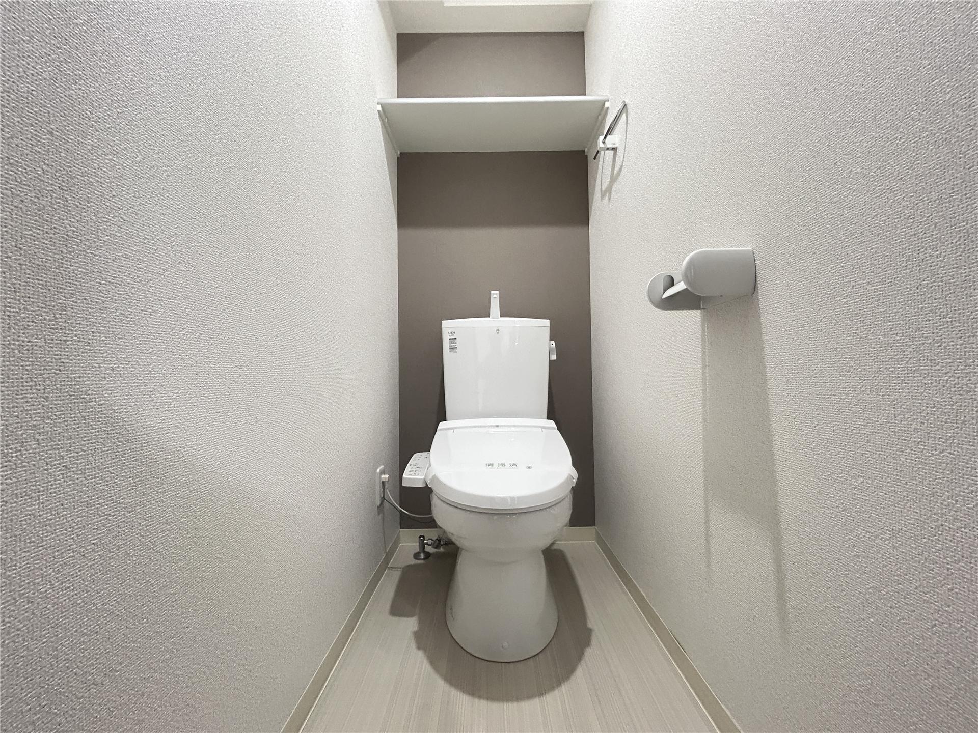 トイレ　温水洗浄便座付きのトイレです