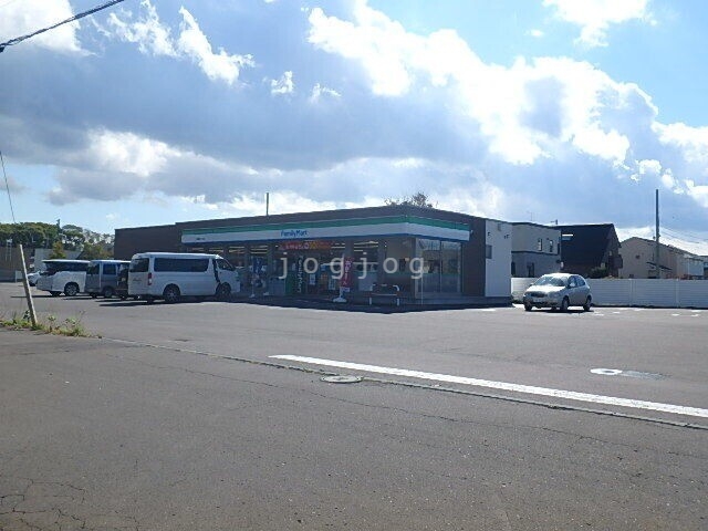 コンビニ　ファミリーマート千歳勇舞7丁目店（コンビニ）まで214m