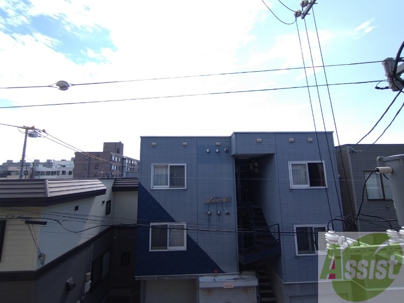 眺望　目の前が開けていて、空を見上げることができます。