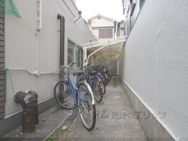 庭　駐輪場