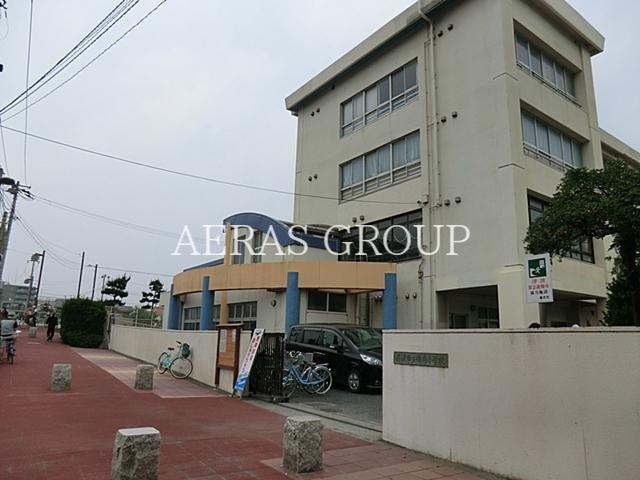 小学校　藤沢市立鵠南小学校（小学校）まで525m