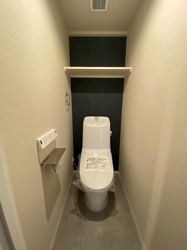 トイレ　別のお部屋の写真ですが参考までに