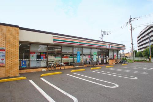 コンビニ　セブンイレブン世田谷北烏山8丁目店（コンビニ）まで204m