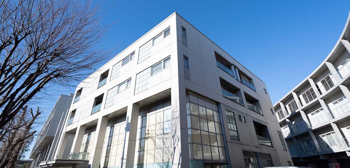 病院　昭和大学附属烏山病院中央棟（病院）まで810m