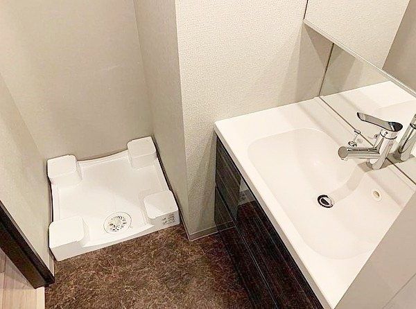 洗面設備　※同タイプの別のお部屋です。