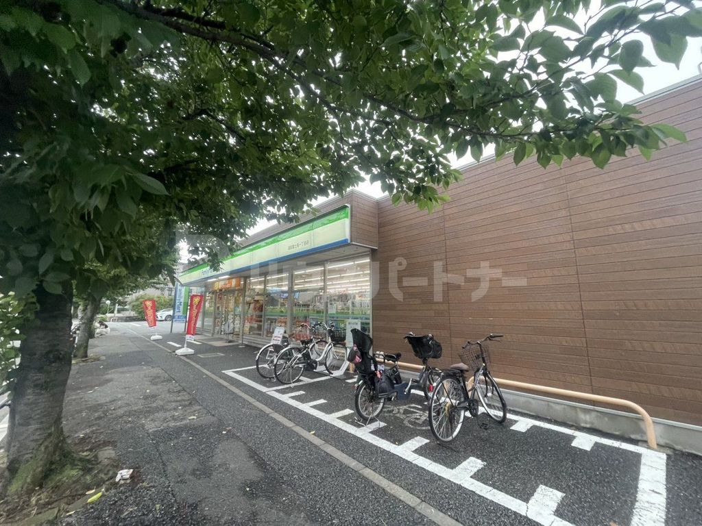 コンビニ　ファミリーマート 浦安富士見一丁目店（コンビニ）まで390m
