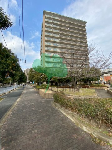 建物外観　外観はタイル張りで高級感があります。