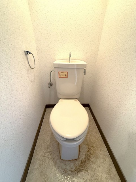 トイレ　【トイレ】同タイプ別部屋のお部屋です。