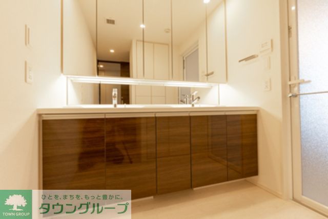 洗面設備　※写真は同タイプ住戸です。