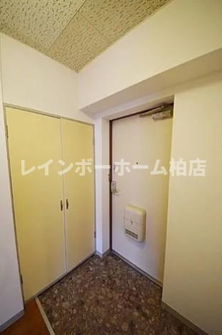 玄関　シューズボックスがあります