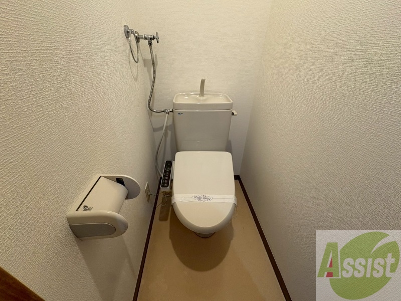 トイレ　こちらはトイレです。清潔感があり、安心して使用できます。