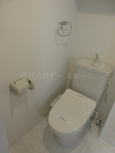 トイレ　※別号室参考写真