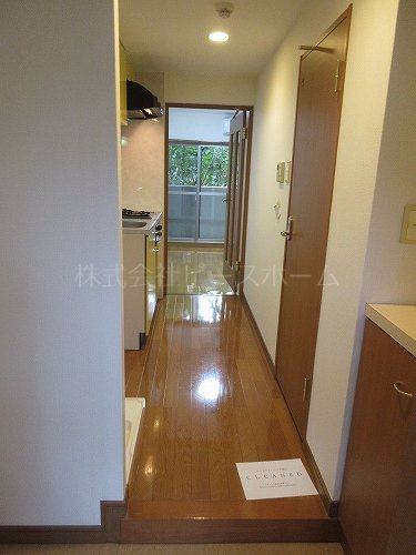 玄関　※別号室参考写真