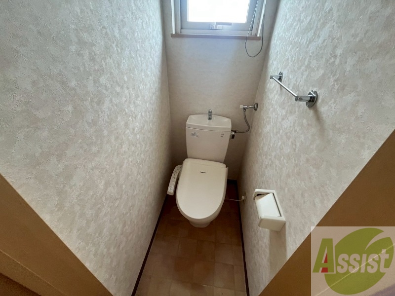 トイレ　トイレです。ウォシュレット付を探している方、おすすめです。