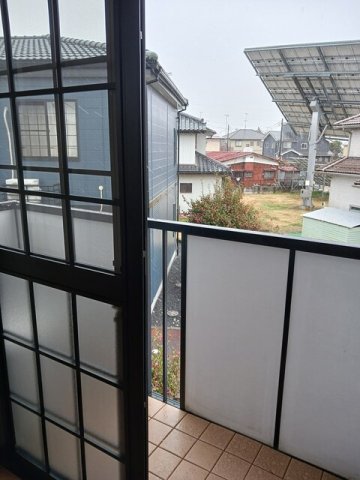 バルコニー　暖かな日差しのふりそそぐバルコニー