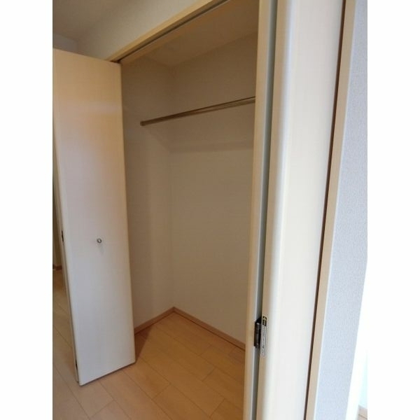 収納　室内写真は別部屋の写真です。