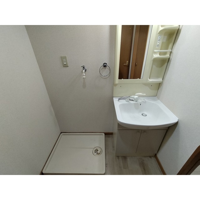 洗面設備　※同型別部屋の写真です。色味等異なる可能性が有ります。