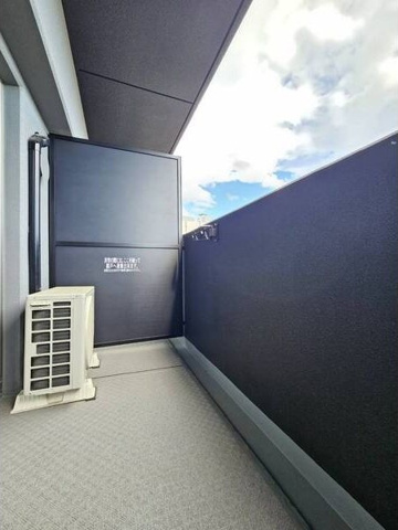 バルコニー　※写真は同じマンションの違う部屋のもの(反転タイプ)