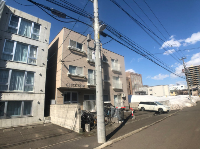 建物外観　札幌市北区北十五条西「グリュックハイム」