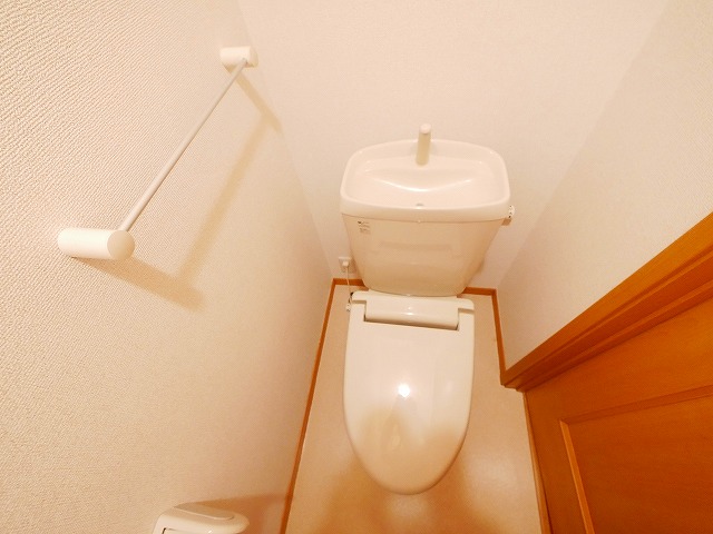 トイレ　落ち着いたトイレです