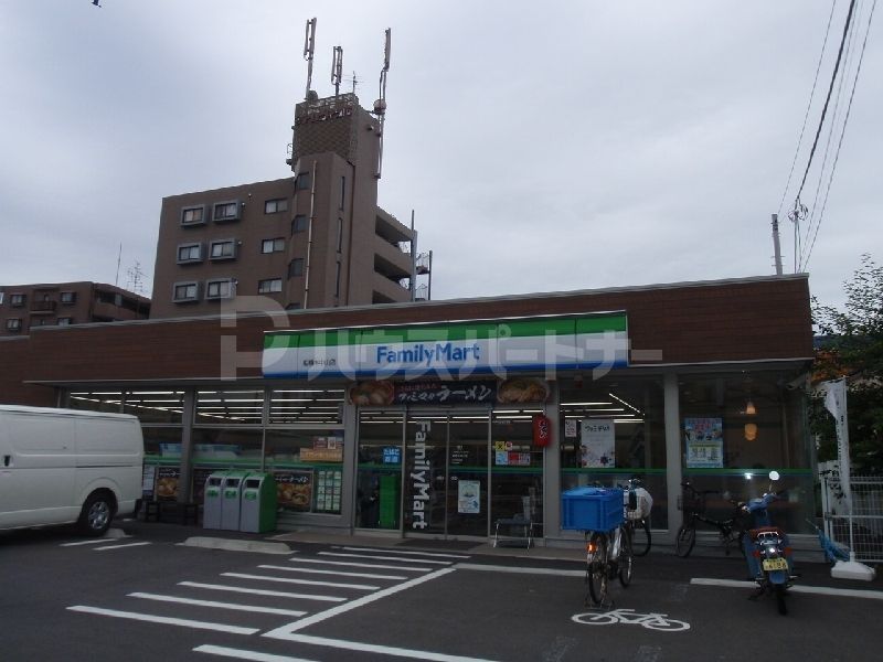 コンビニ　ファミリーマート/船橋本中山店（コンビニ）まで120m