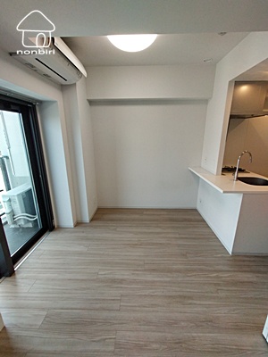 居室・リビング　寝室からみたお部屋です